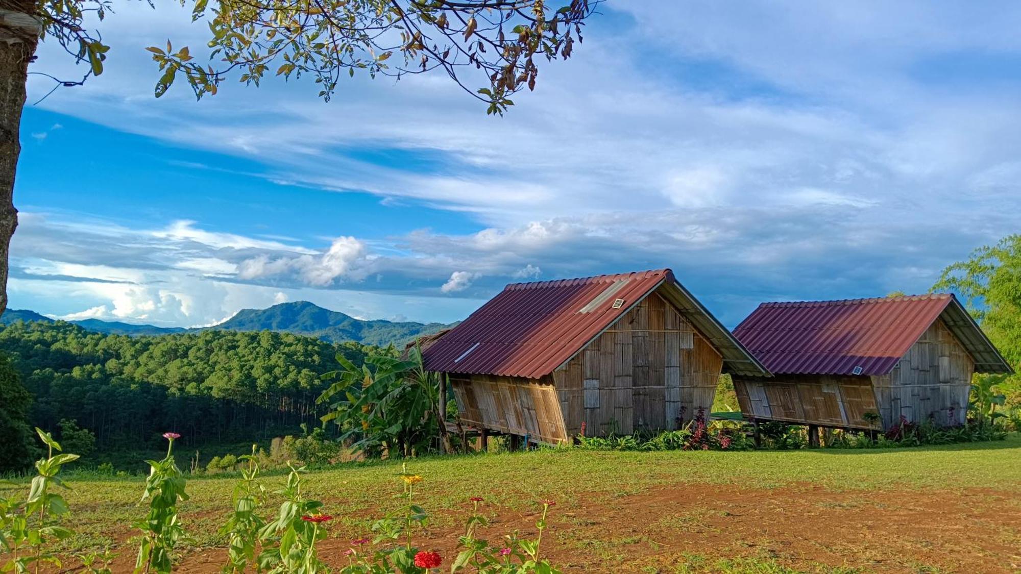 ไร่นิธิสุนทร Nithisoonthon Farmstay Mae Hong Son Exterior foto